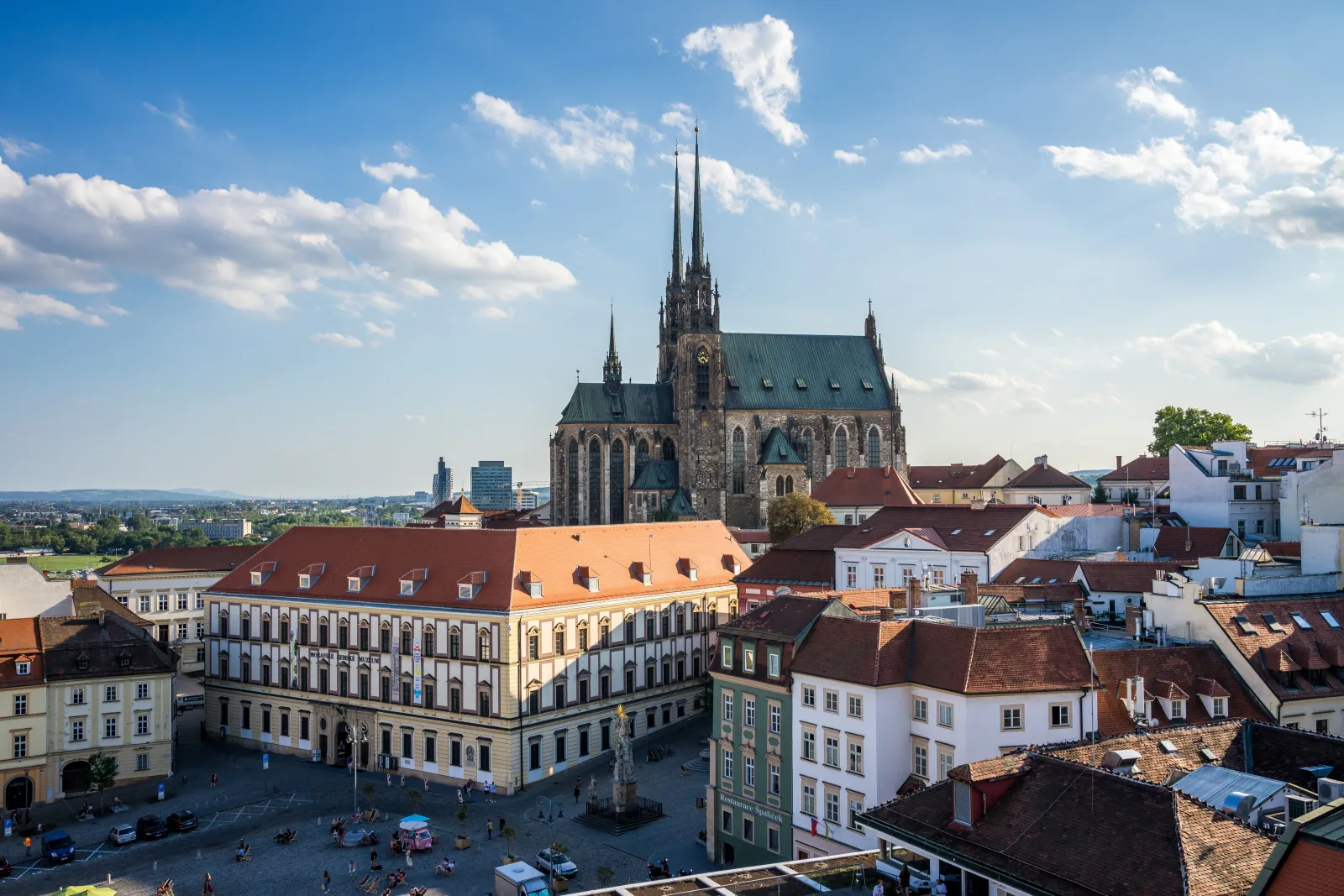 Panorama města Brna s moderní zástavbou