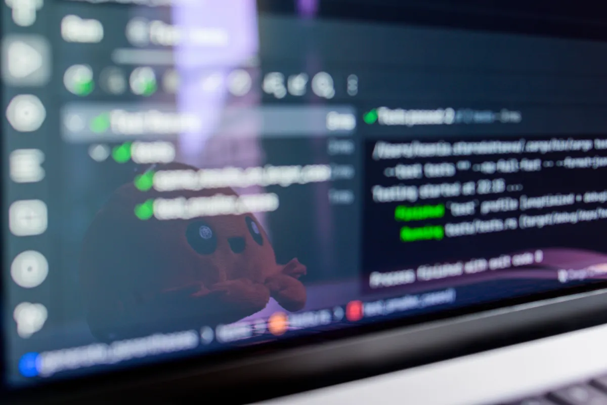 Detail kódu React aplikace na obrazovce notebooku